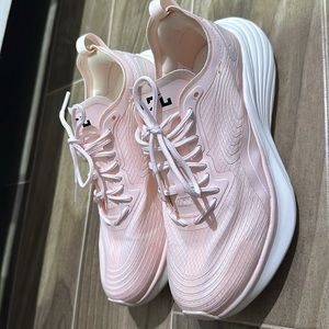 NWT APL Streamline Sneakers